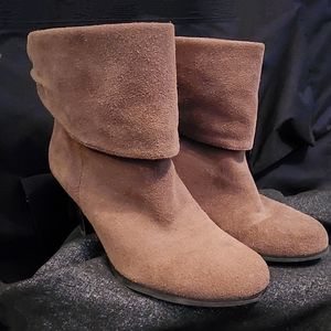 BCBG Ankle boots, size 7 1/2, tan